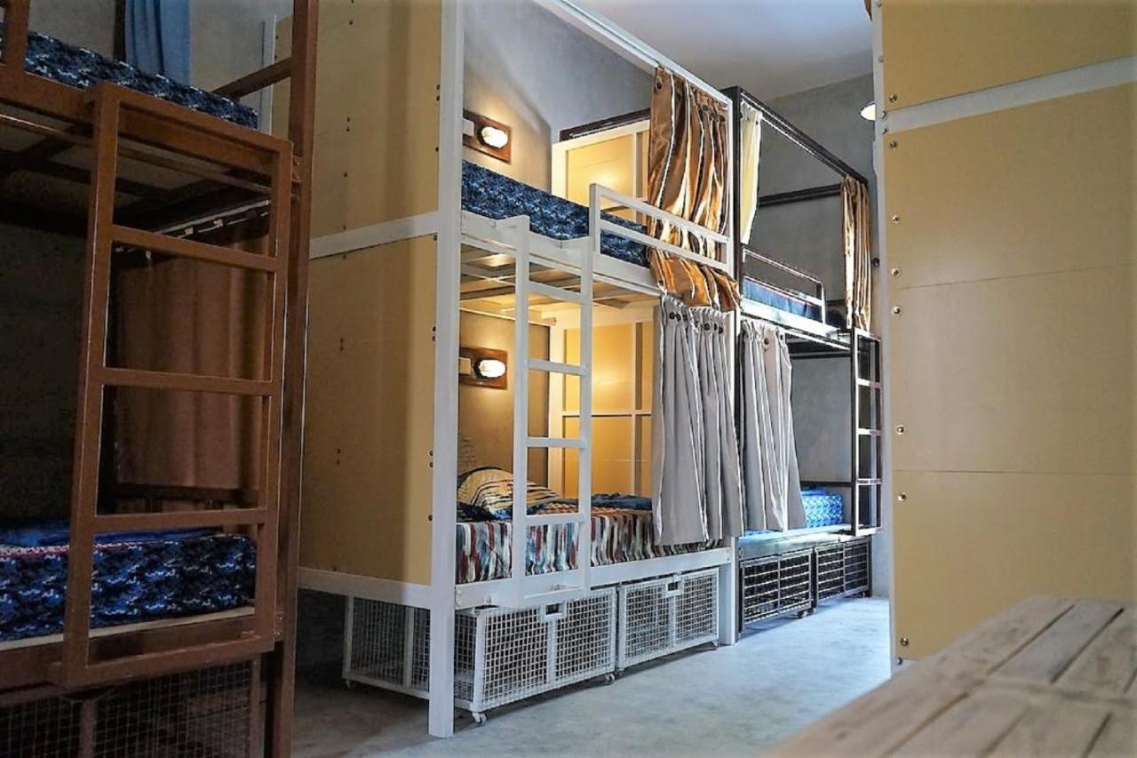 Bali Bobo Hostel Jimbaran Exterior foto A capsule hotel in Osaka, Japan