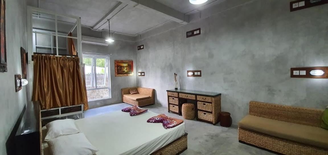 Bali Bobo Hostel Jimbaran Exterior foto A room at the resort