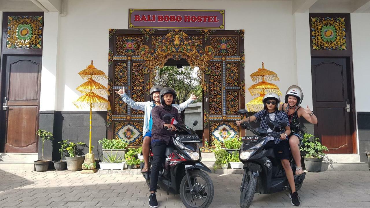 Bali Bobo Hostel Jimbaran Exterior foto Bali road hotel
