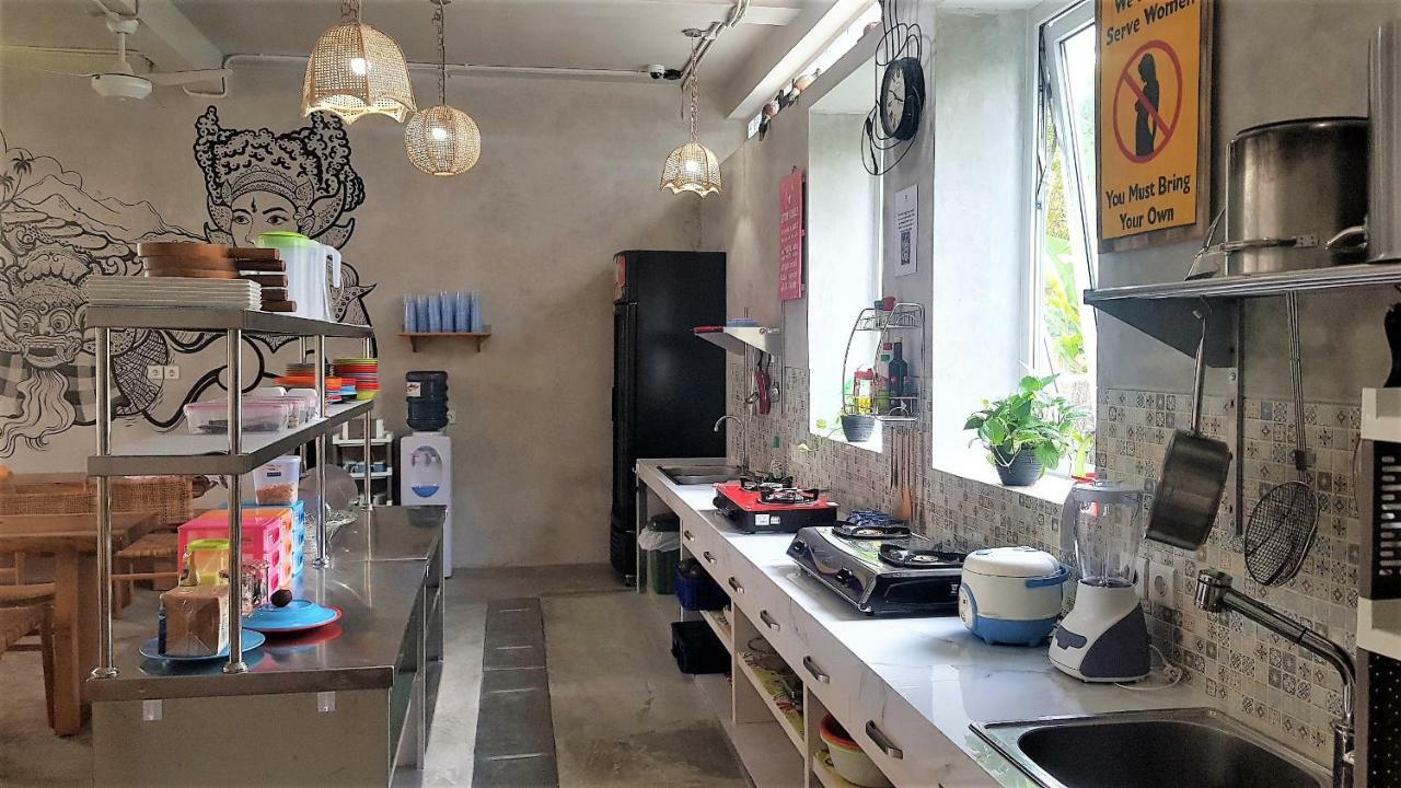 Bali Bobo Hostel Jimbaran Exterior foto The kitchen at the hostel